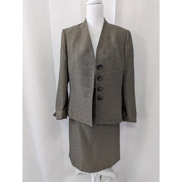 NWOT! LE SUIT! SILVERY BEIGE VERTICALLY ETCHED/TEXTURED SKIRT SUIT, SET! SZ 10