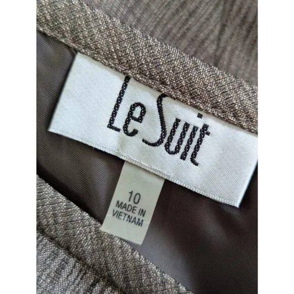 NWOT! LE SUIT! SILVERY BEIGE VERTICALLY ETCHED/TEXTURED SKIRT SUIT, SET! SZ 10