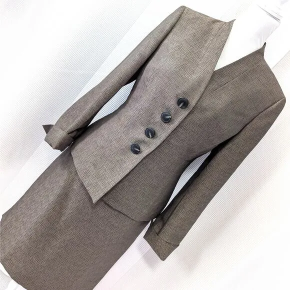 NWOT! LE SUIT! SILVERY BEIGE VERTICALLY ETCHED/TEXTURED SKIRT SUIT, SET! SZ 10
