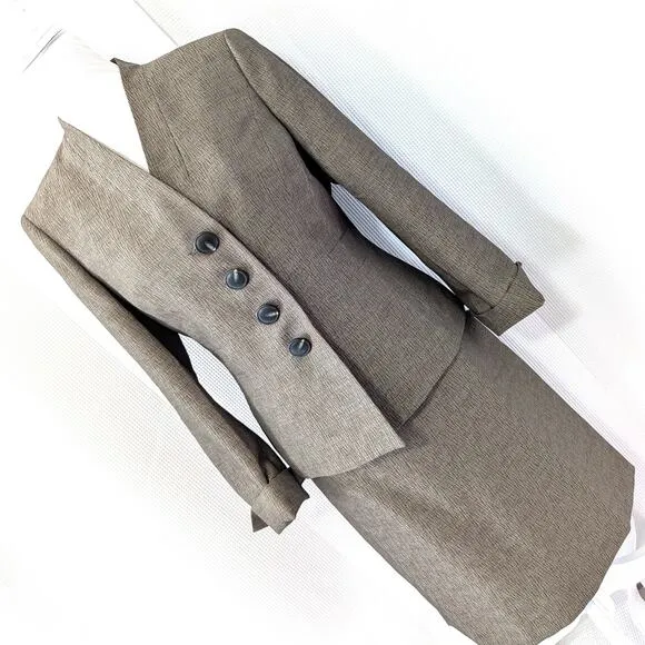 NWOT! LE SUIT! SILVERY BEIGE VERTICALLY ETCHED/TEXTURED SKIRT SUIT, SET! SZ 10