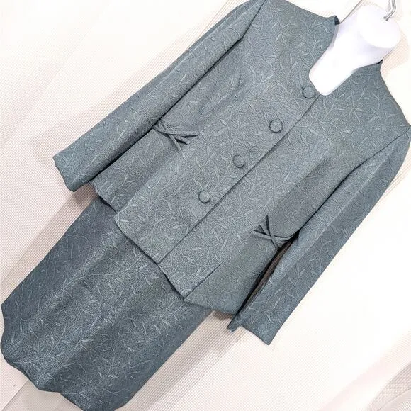NWOT! LESLIE FAY! LIGHTWEIGHT SKY BLUE, LEAF TEXTURED SKIRT SUIT, JACKET! SZ 16