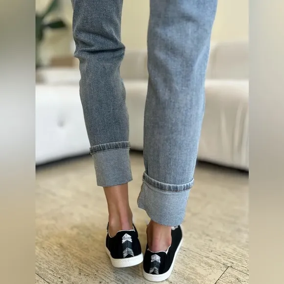 NWT Judy Blue High Rise Cuff Hem Boyfriend Jeans size 11