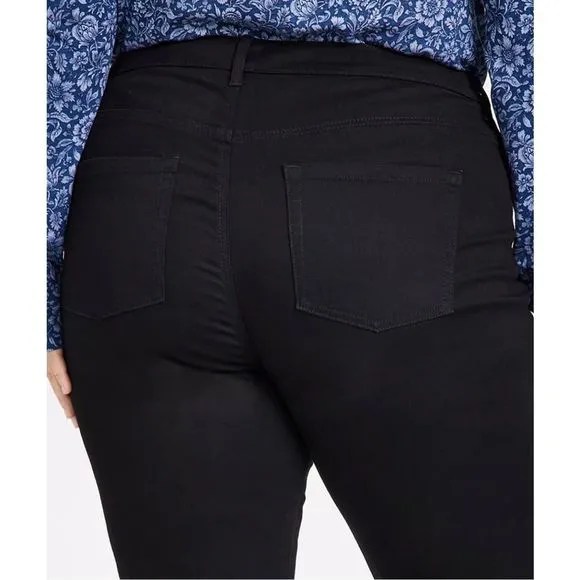 NWT Plus Size High-Rise Straight Jeans