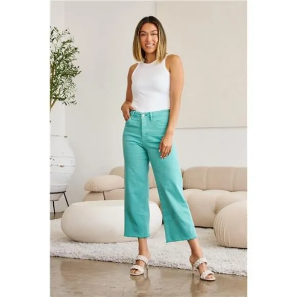 NWT RFM Chloe Tummy Control High Waist Raw Hem Cropped Jeans