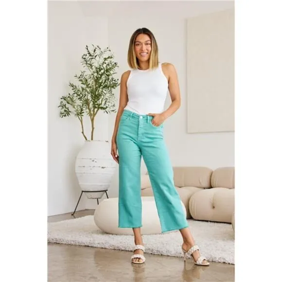 NWT RFM Chloe Tummy Control High Waist Raw Hem Cropped Jeans