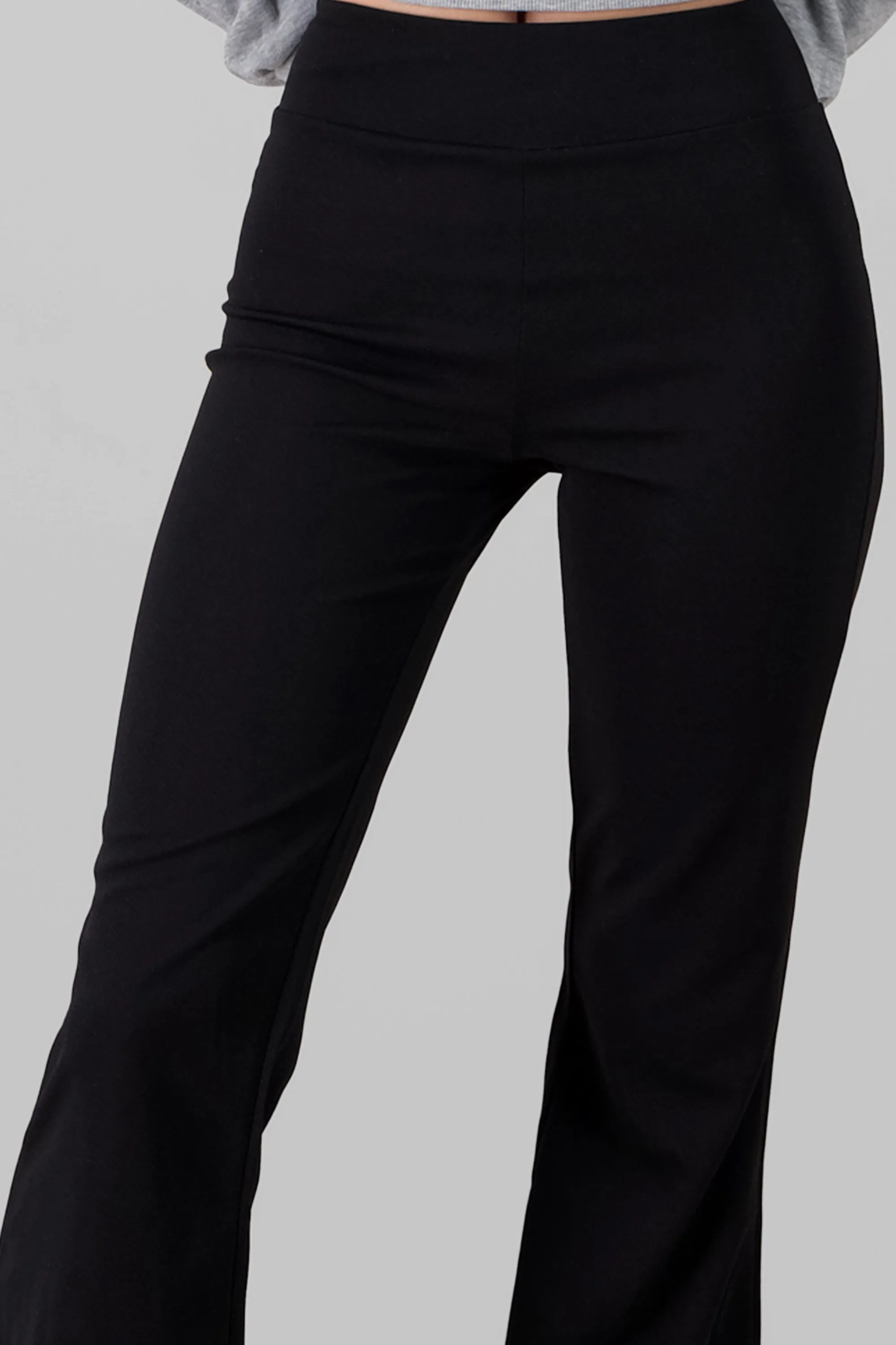 Pantalon flare liso pretina ancha