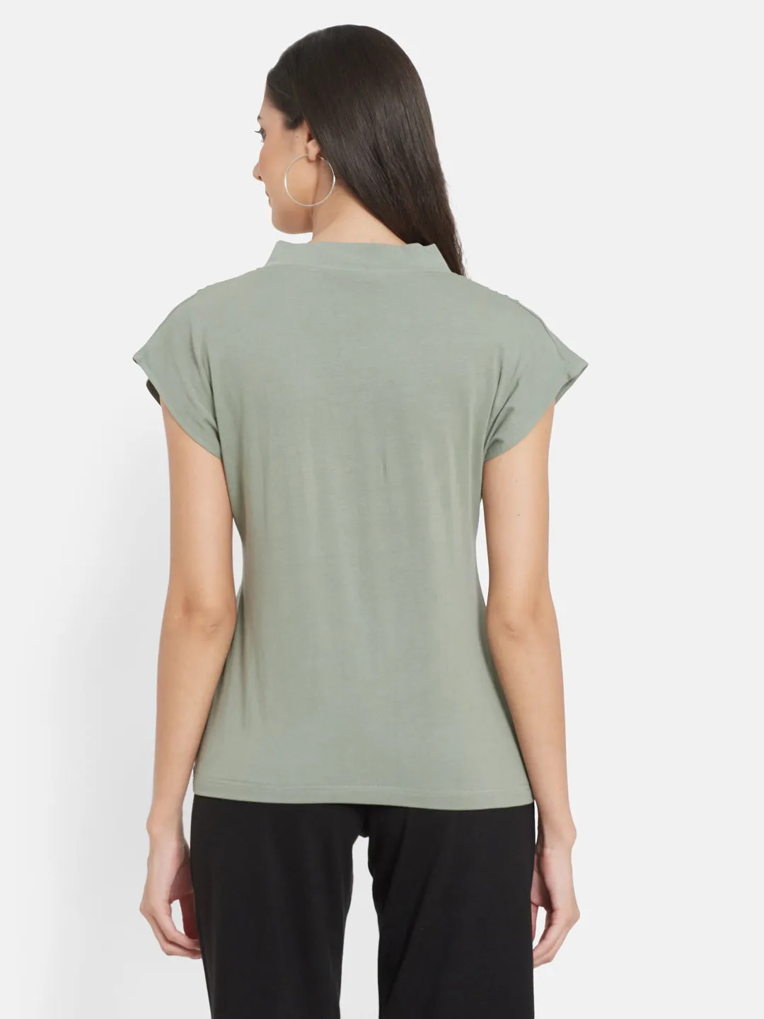 PIN TUCKED DETAILED TOP