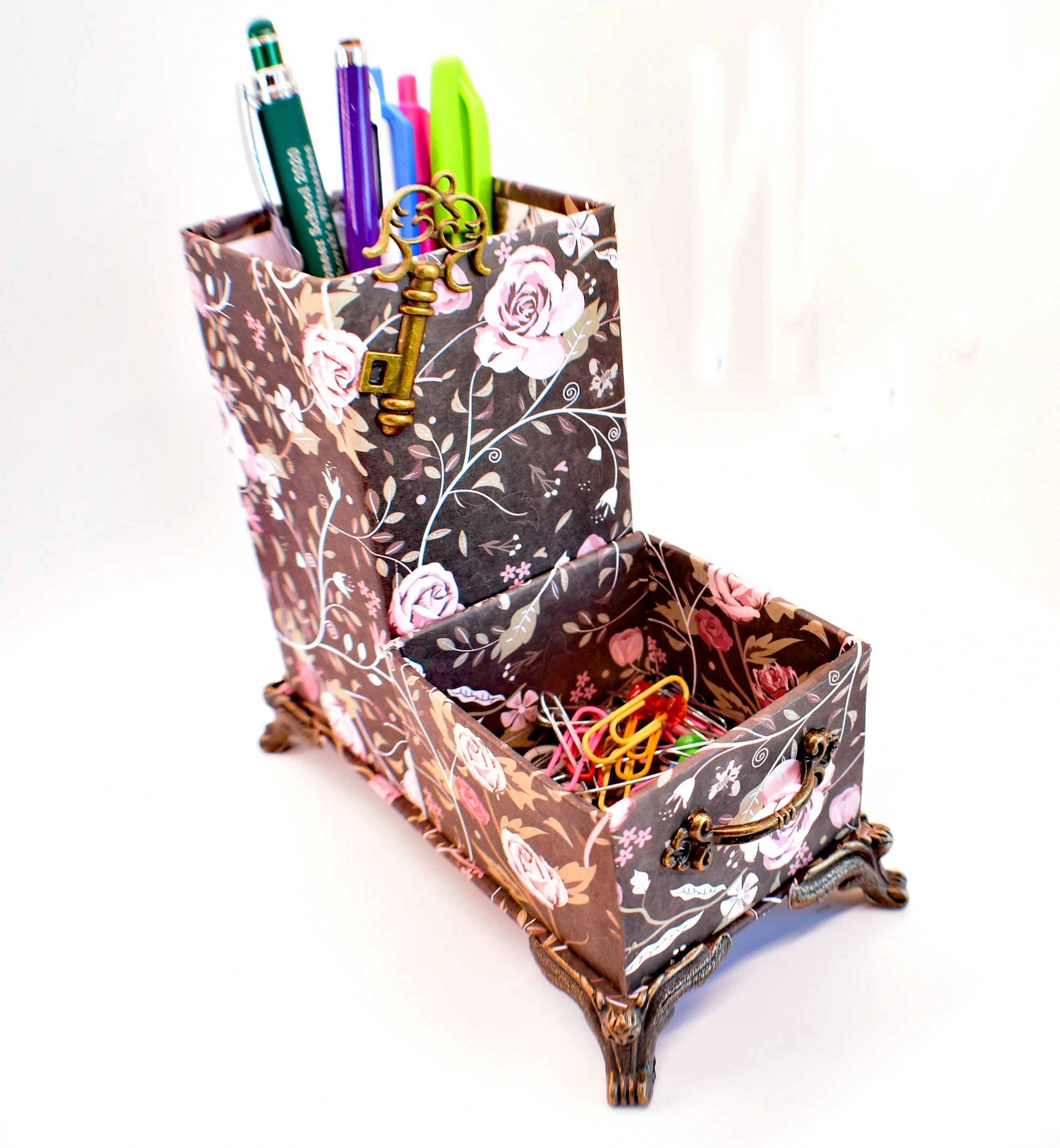 Pink Roses & Stems Big Flowers Desktop Organizer for Pens and Clips w/Antique Key Accent