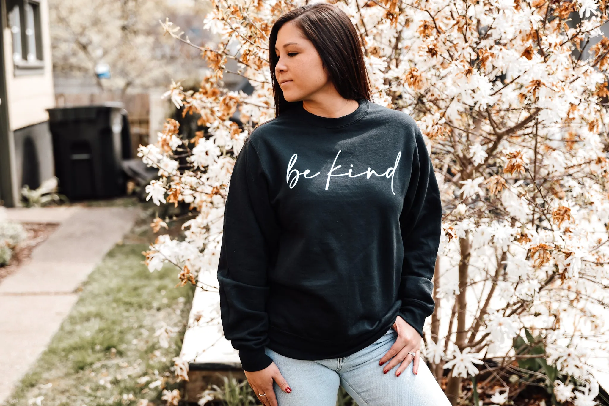 "Be Kind" Graphic Crewneck Sweatshirt - Black *FINAL SALE*