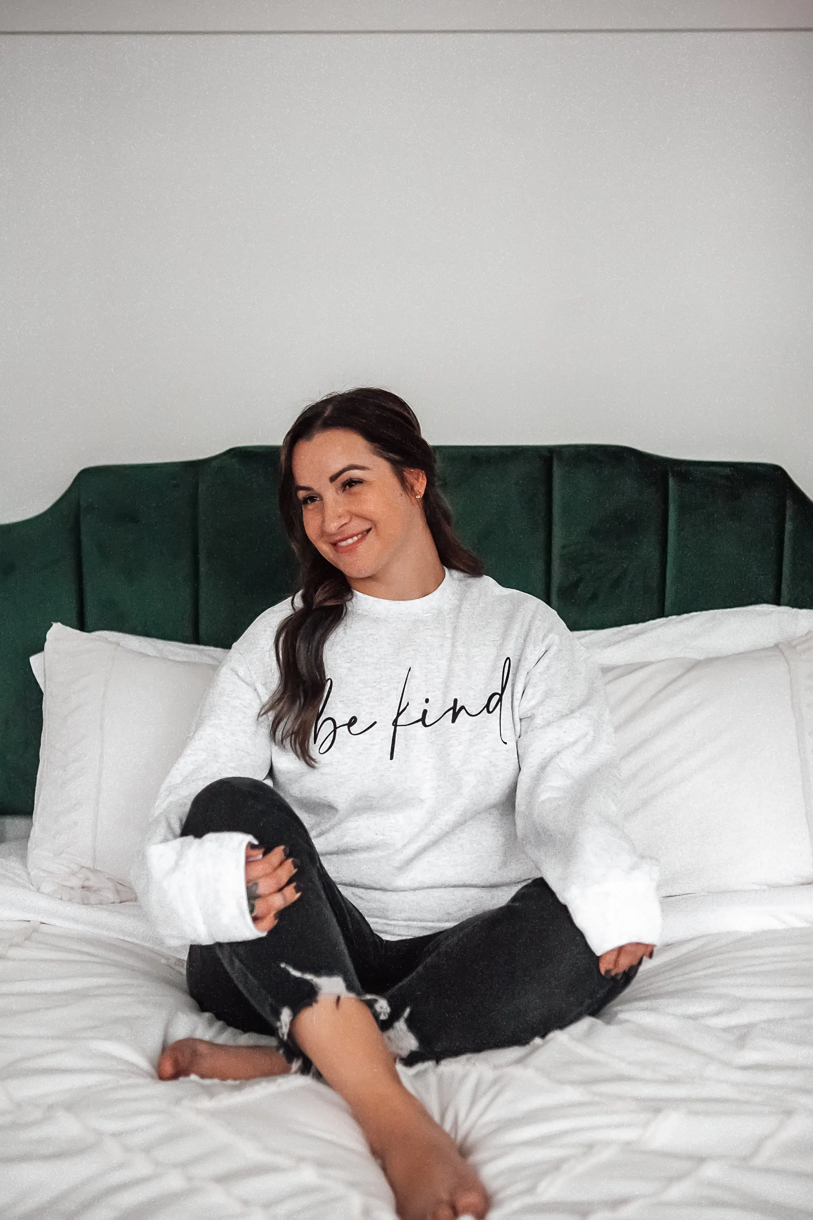 "Be Kind" Graphic Crewneck Sweatshirt - Black *FINAL SALE*