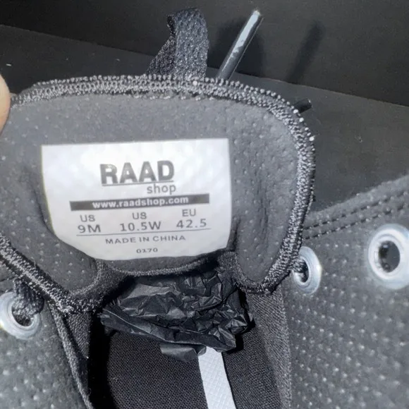 RAAD Shop High-Top Black Roses&amp; Skulls, 9M Shoes Sneakers