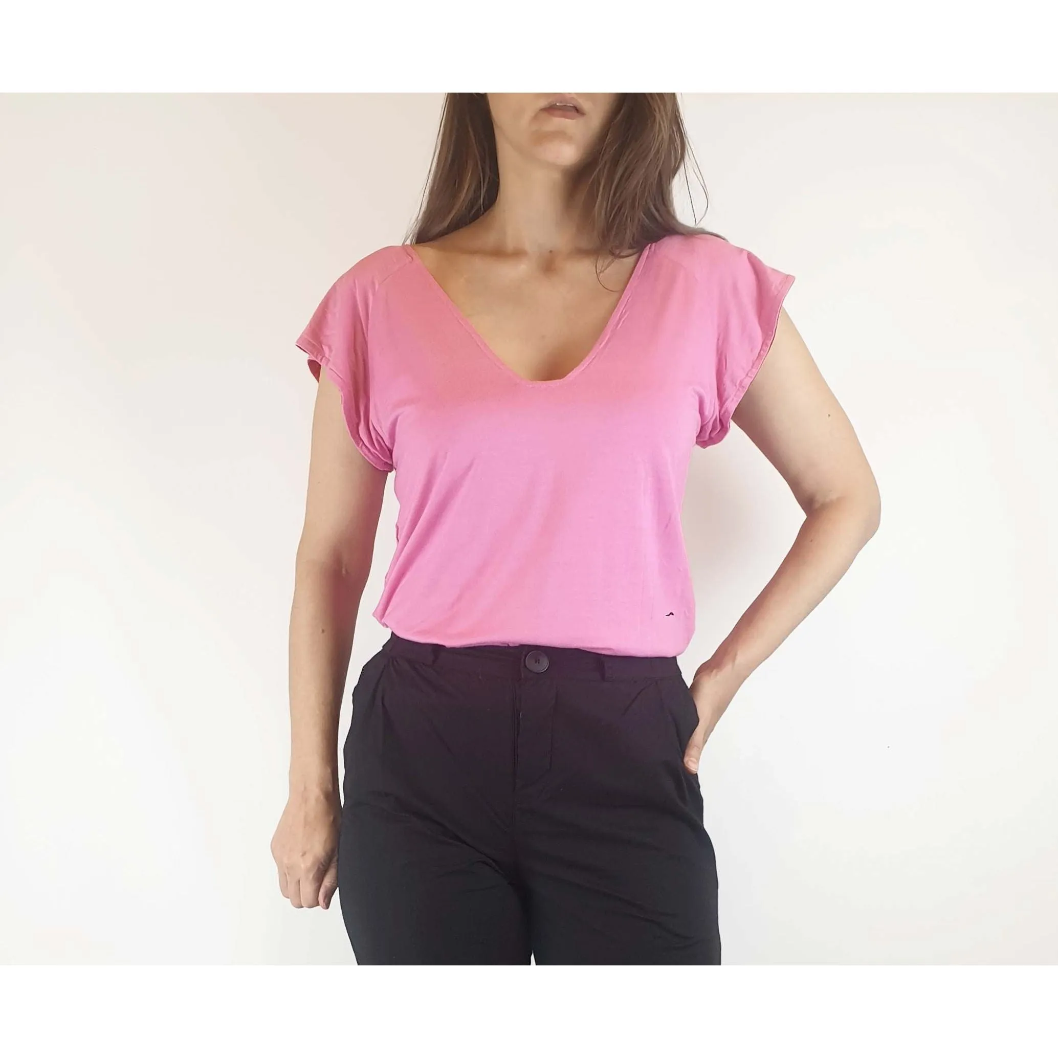 Reversible tee shirt top with red and pink sides best fits size 8