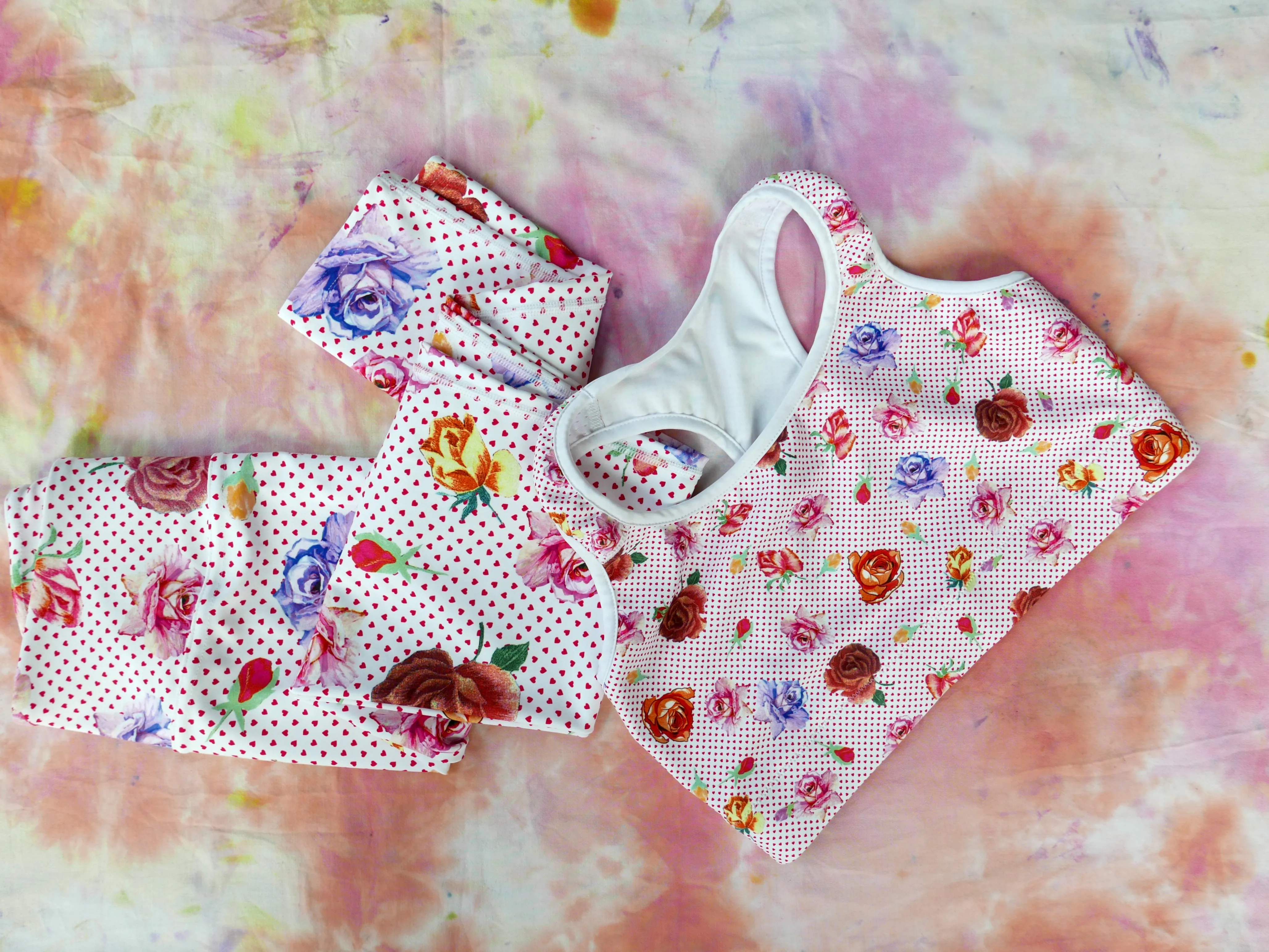 Rose Love Heart Print Sports Bra