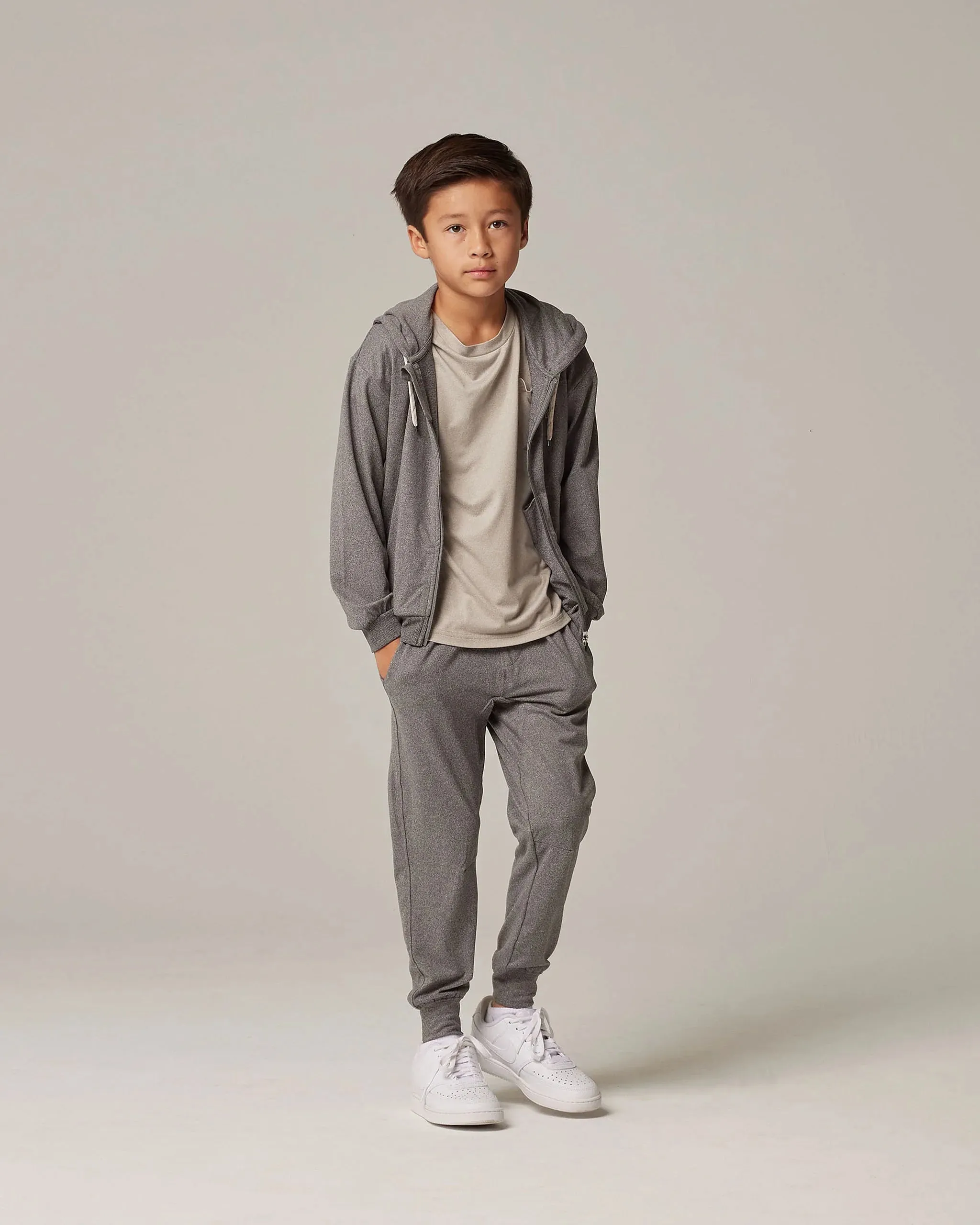 Rylee   Cru PLAY X PLAY Century Tech Jogger | charcoal