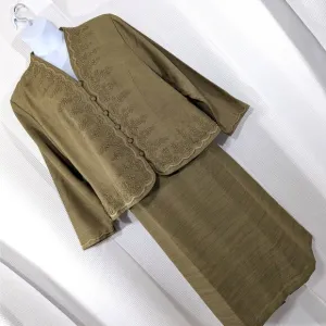 SARAH ELIZABETH! PALEST SAGE GREEN RAW FINISH EMBROIDERED SKIRT SUIT! SZ 22W