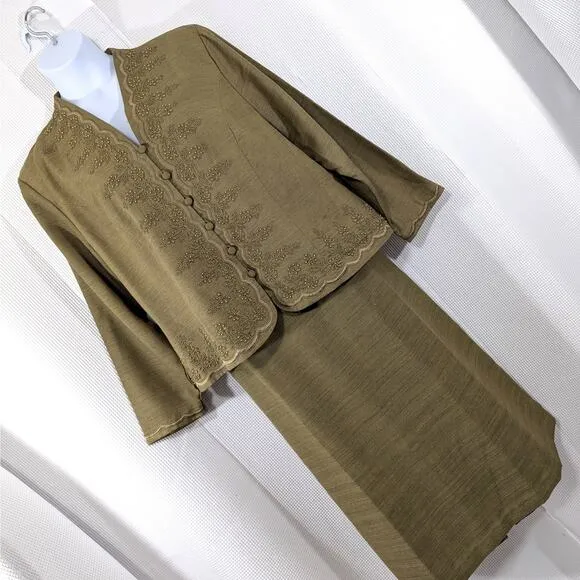 SARAH ELIZABETH! PALEST SAGE GREEN RAW FINISH EMBROIDERED SKIRT SUIT! SZ 22W