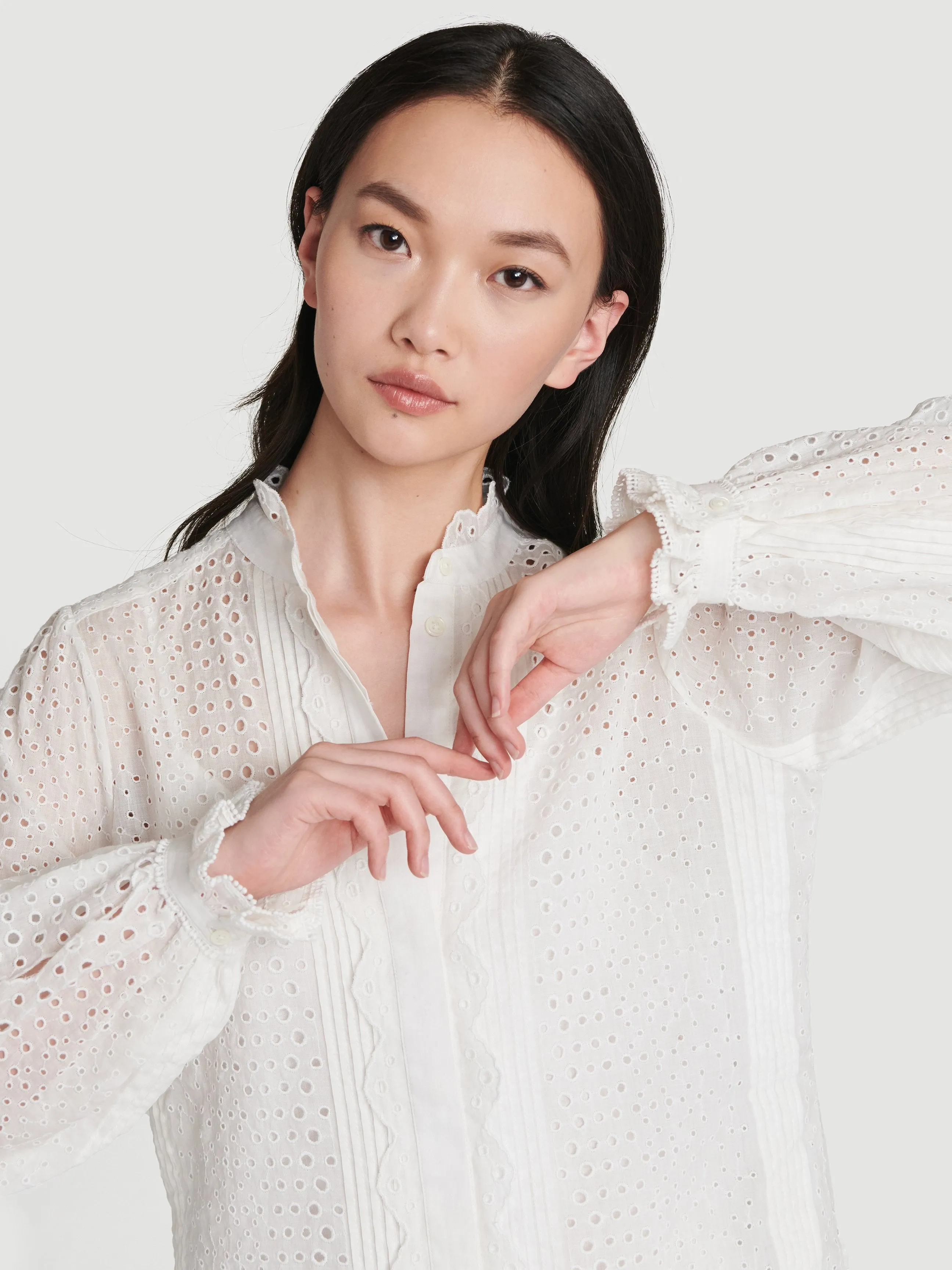 Scallop Button Down Shirt -- Blanc
