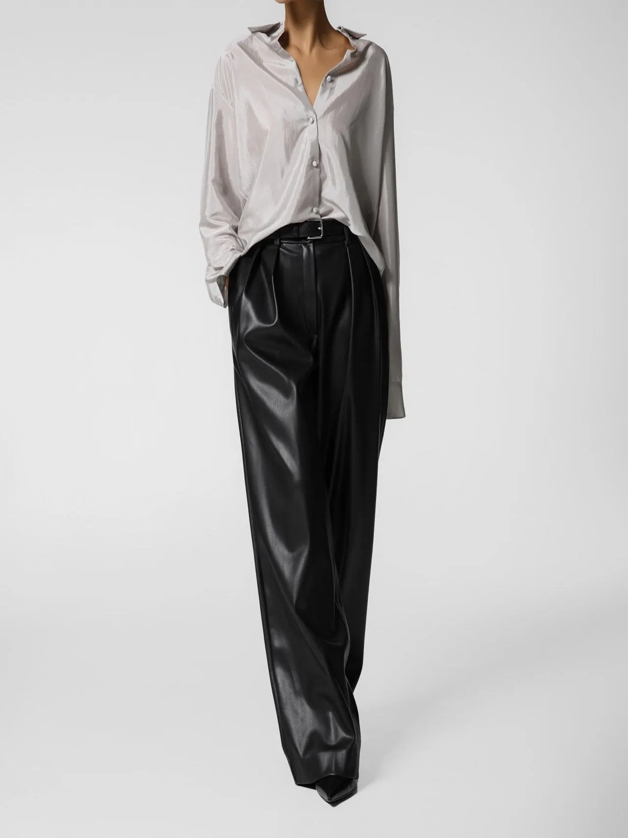 SILKY BEAN BUTTON DOWN BLOUSE