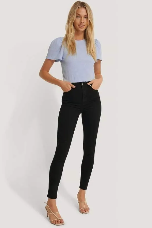 Skinny Fit Mid-Rise Slash Knee Stretchable Jeans