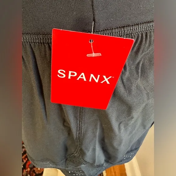 SPANX GET MOVING SHORTS Women's Black Athletic Built In Compression Medium‎