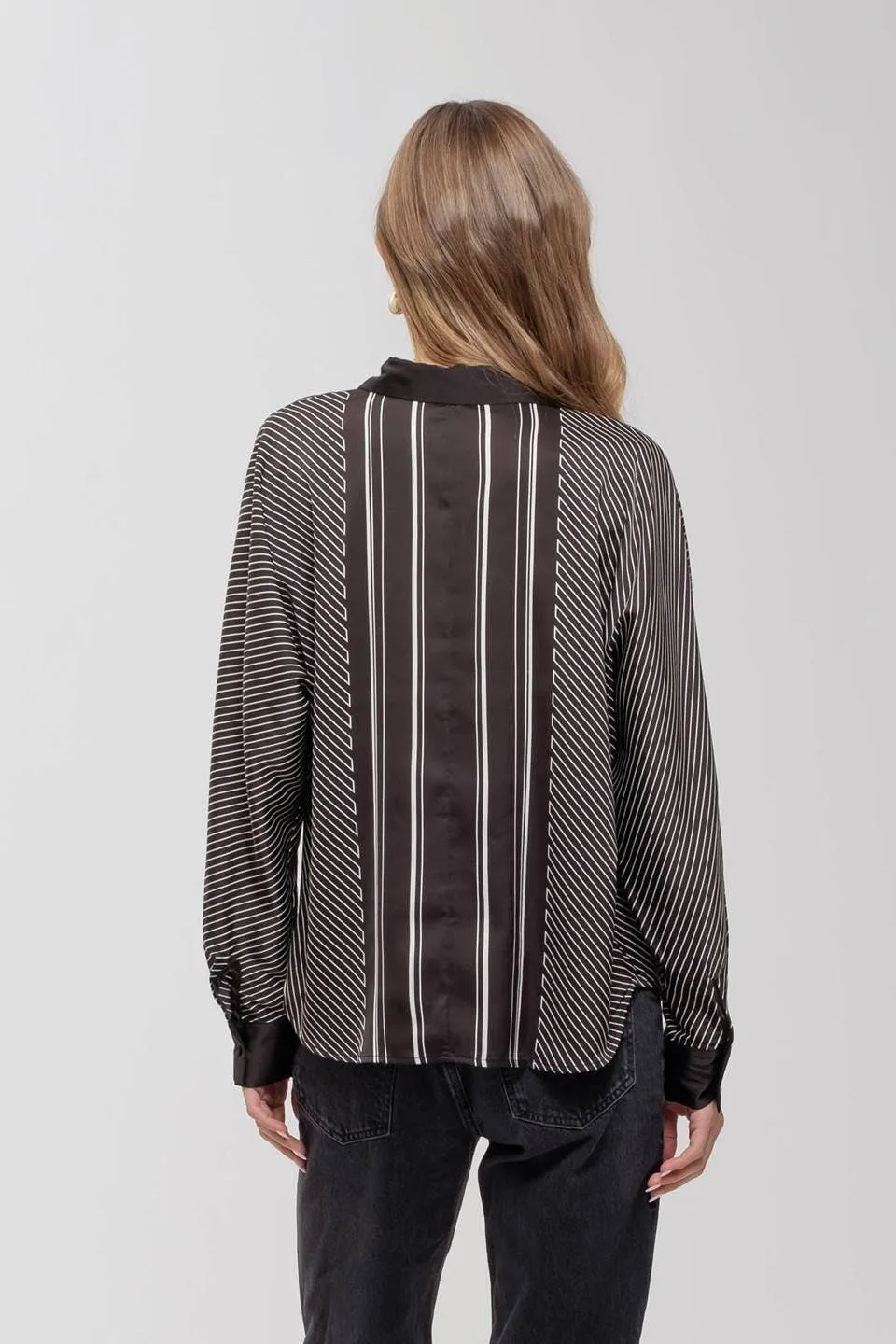 STRIPE COLLARED BUTTON DOWN