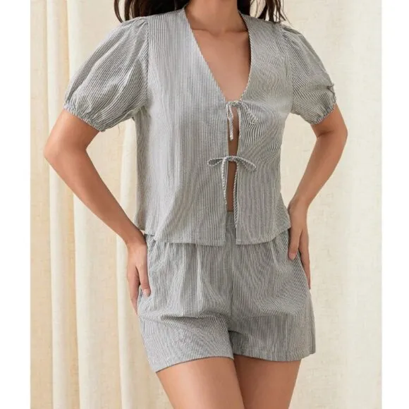 Stripe Print Short Puff Sleeves Bow Tie Front Tops With Elastic Waist Shorts