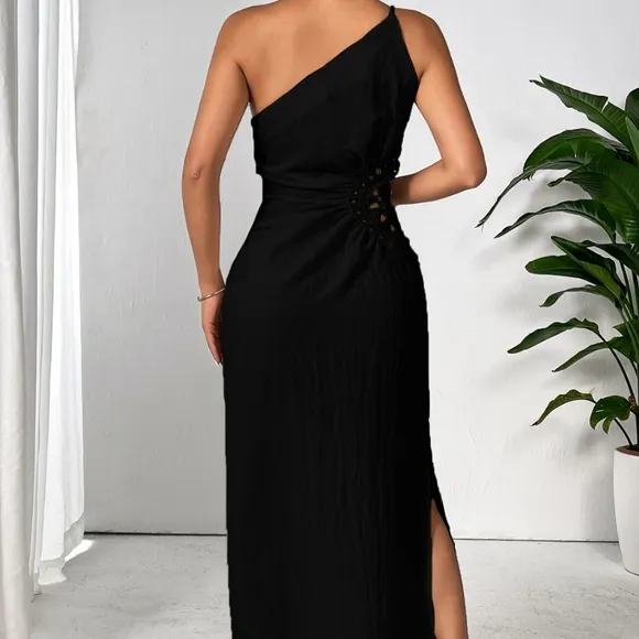 Stunning Slit Maxi Dress with One-Shoulder Design