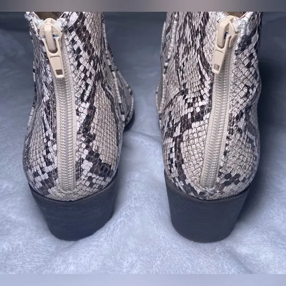 Style &amp; Company MyKenna Western Ankle Bootie. Size 9