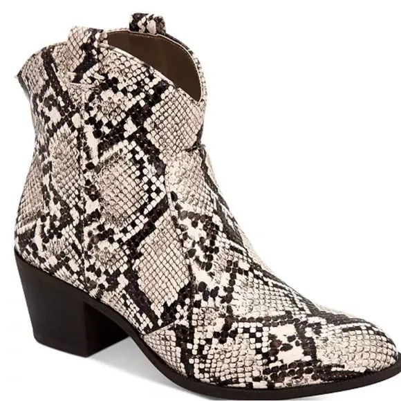 Style &amp; Company MyKenna Western Ankle Bootie. Size 9