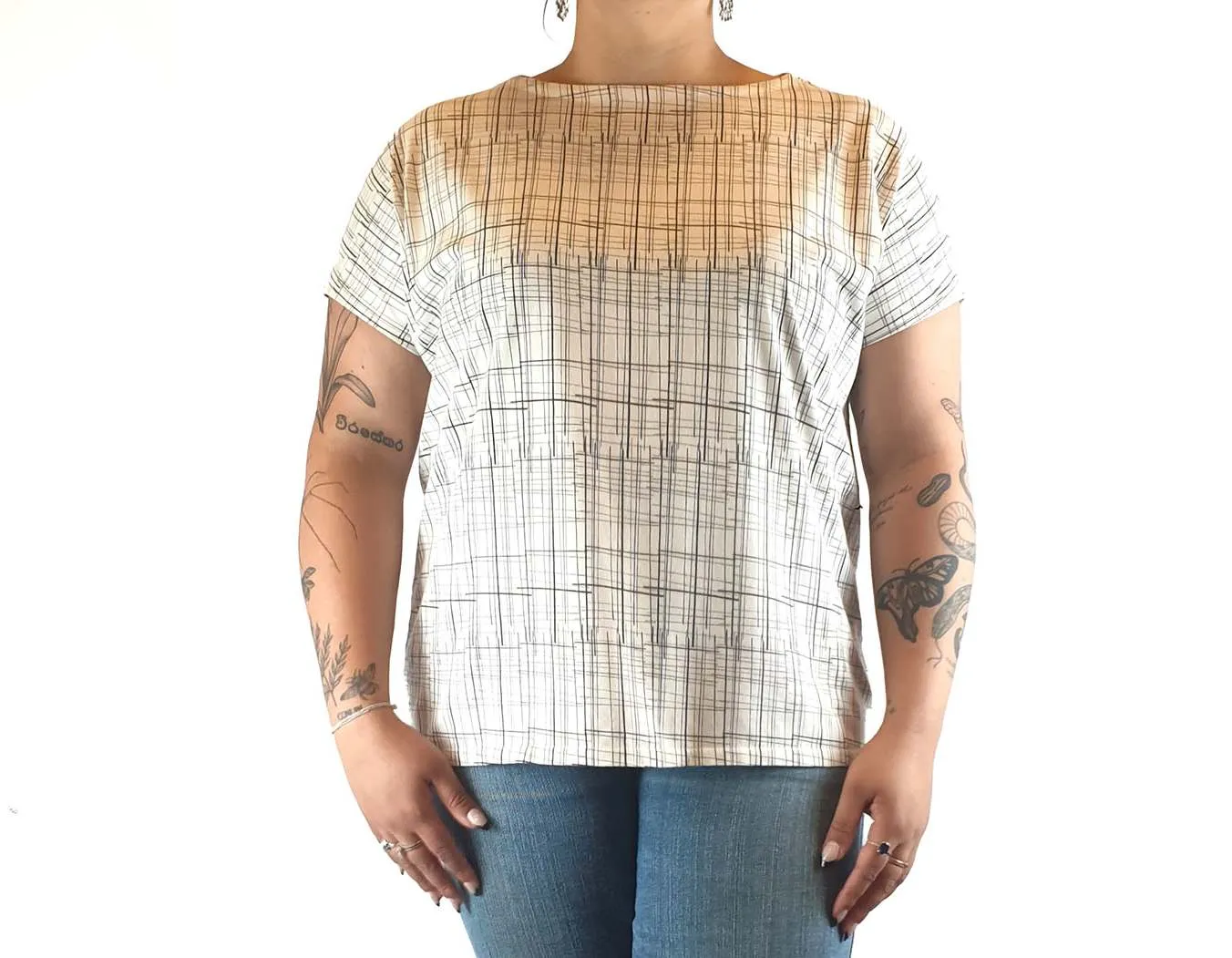 The Art of Textiles x Uniqlo white tee shirt with black line print size XL (best fits 16)