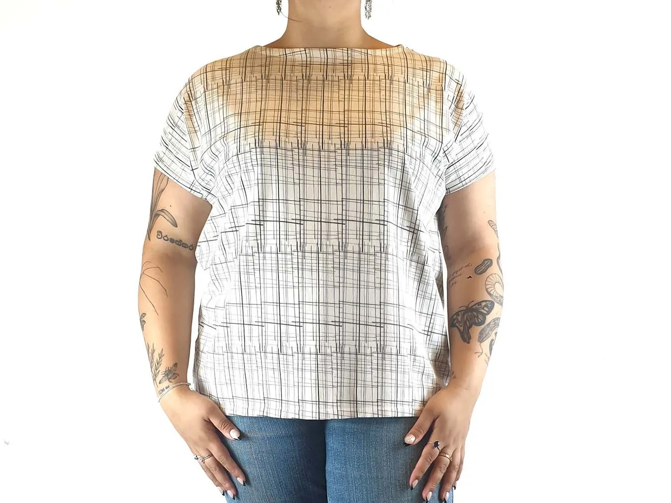The Art of Textiles x Uniqlo white tee shirt with black line print size XL (best fits 16)
