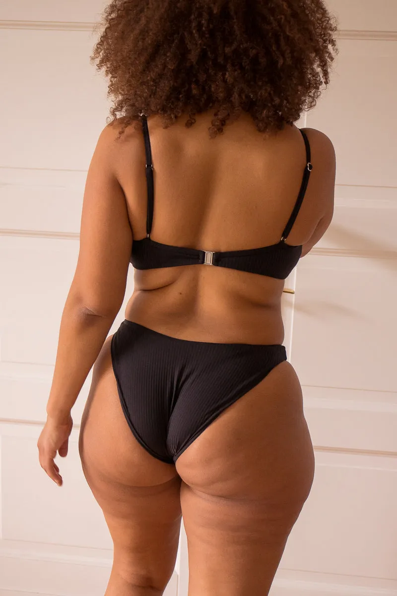 Twist-Front BIKINI TOP by aava