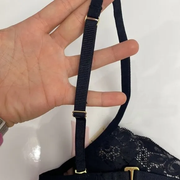 We Are HAH NWT Free People Hook Up Wireless Demi Bra In Noir - Size B 30-38