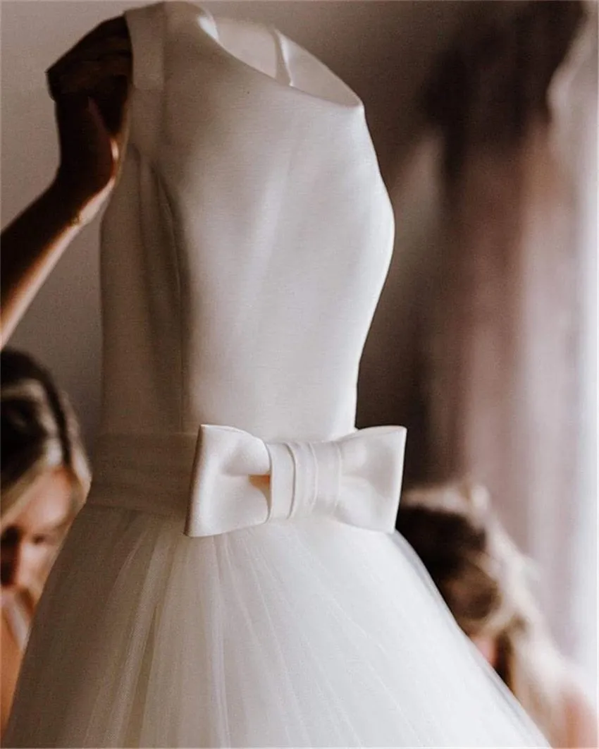 Wedding Dress Bow-knot Design A Line Backless Sleeveless Bridal Gown