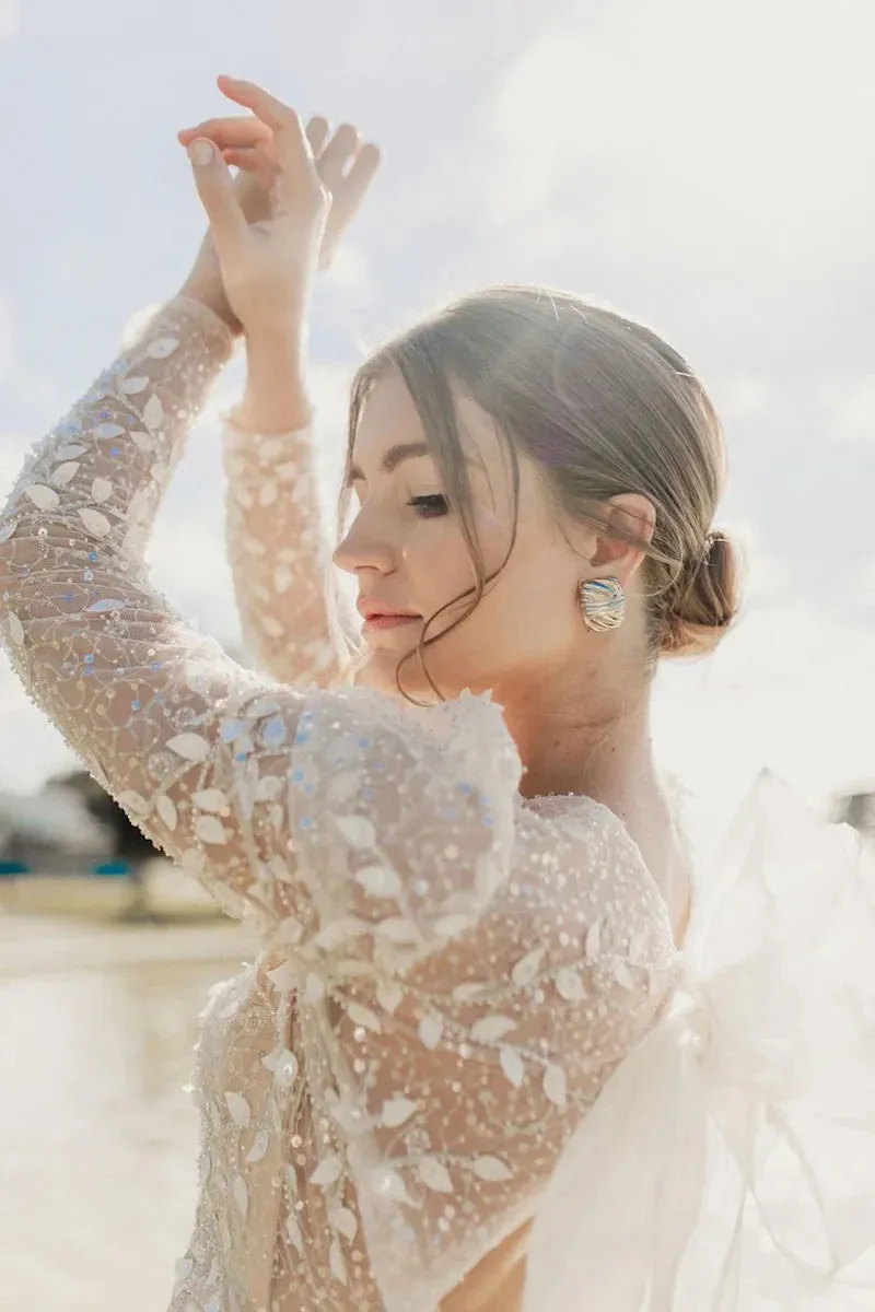Wedding Dresses Long Sleeves With Bow Mini Backless Beadings Bride Dress