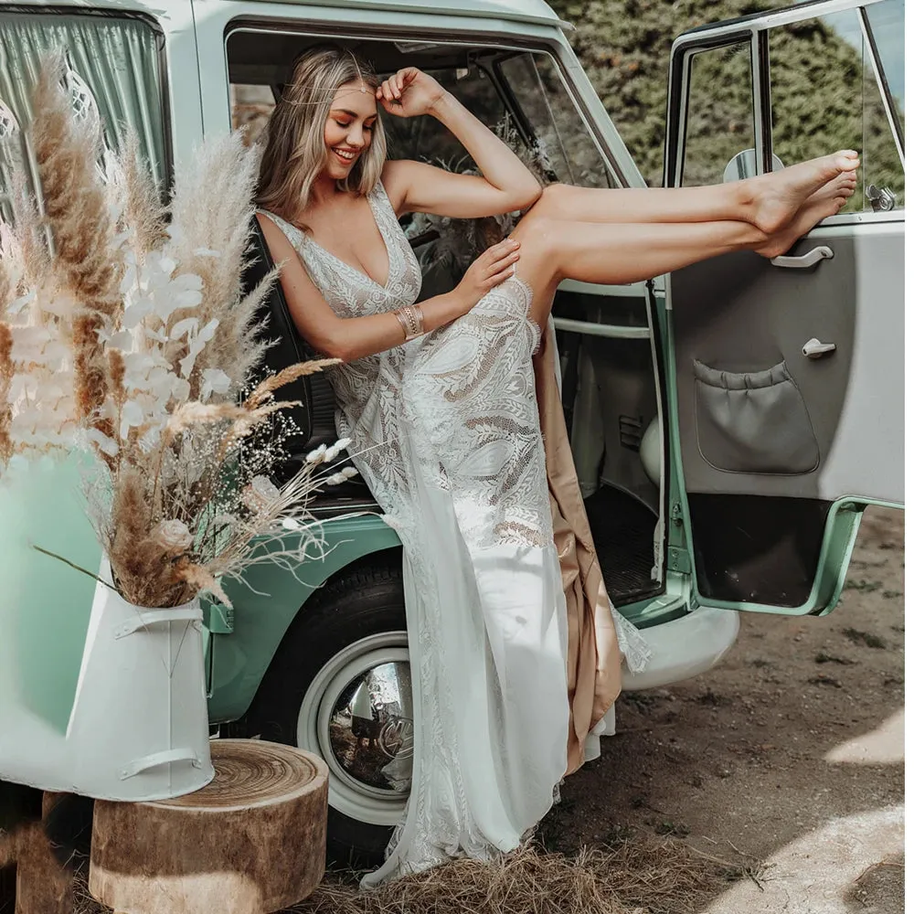 Wedding Guest Dresses:Boho A Line Wedding Dress Hippie Lace Custom Made V Neck